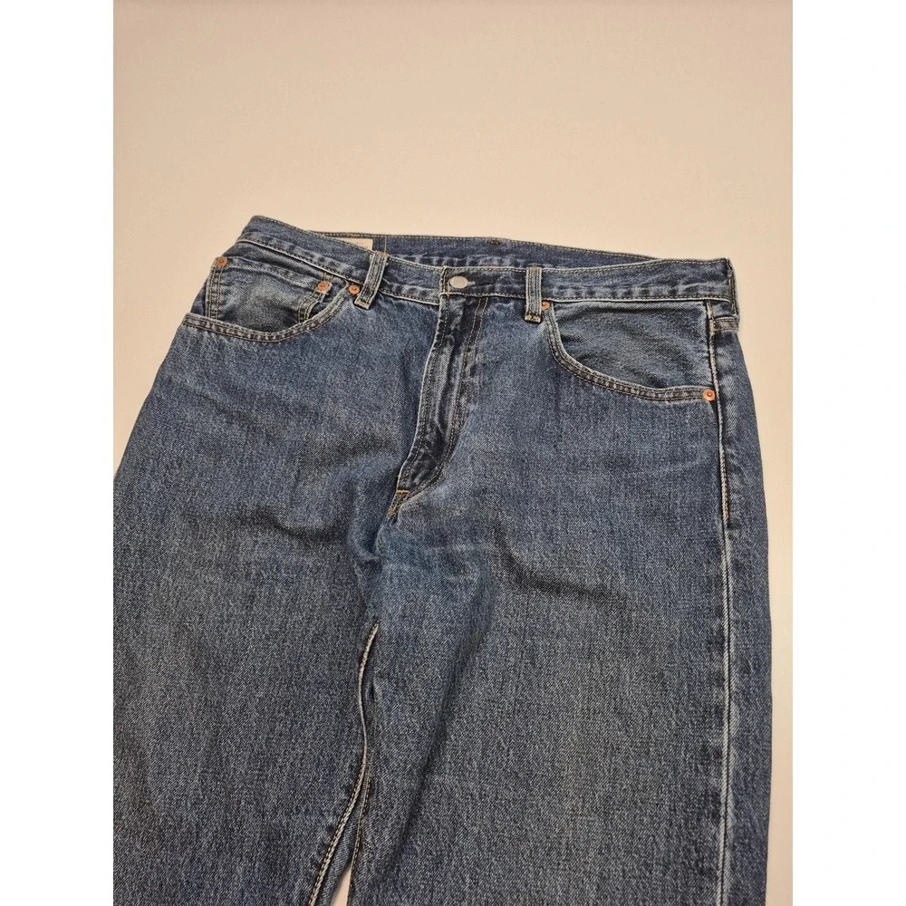 Levis 551 Z Premium Jeans Mens 34x32 Blue Straight Leg Relaxed Denim Medium Wash